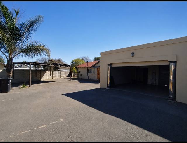 3 BEDROOM HOUSE TO LET IN BRAKPAN NORTH